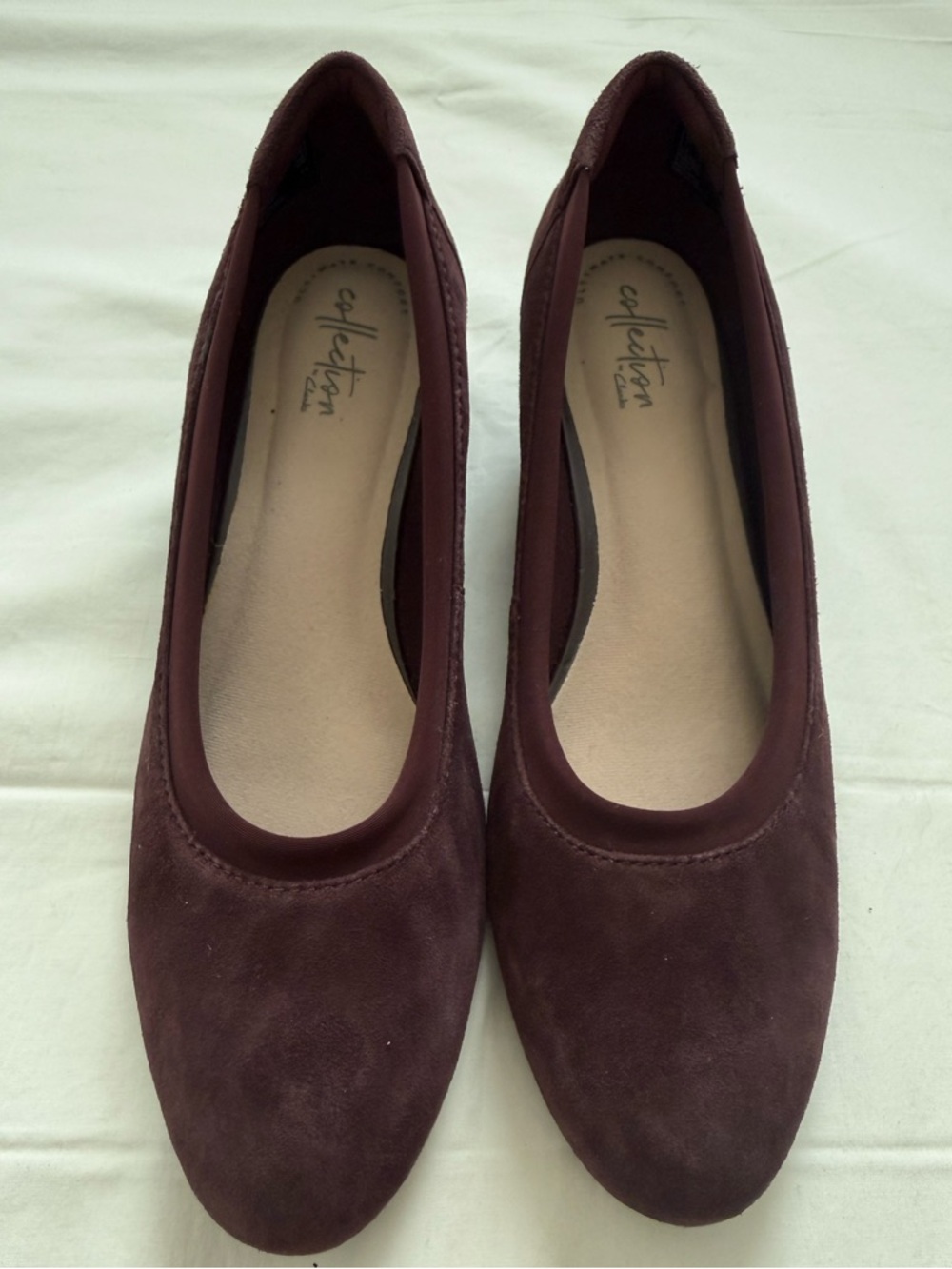 Clarks Collection Burgundy Suede Wedge Flats Comfort Shoes Womens Size 8